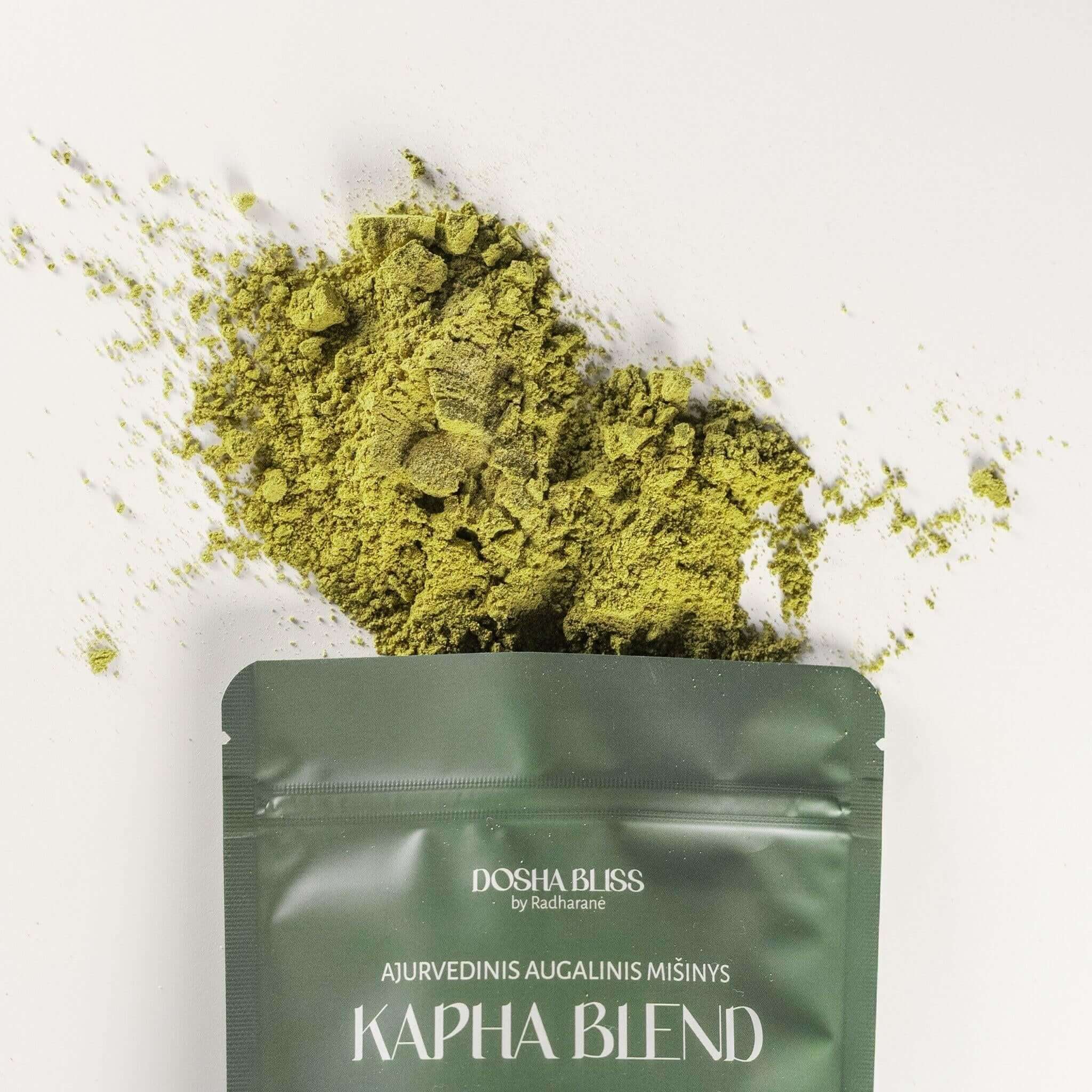 Kapha Blend augalinis mišinys paskirstytas ant paviršiaus